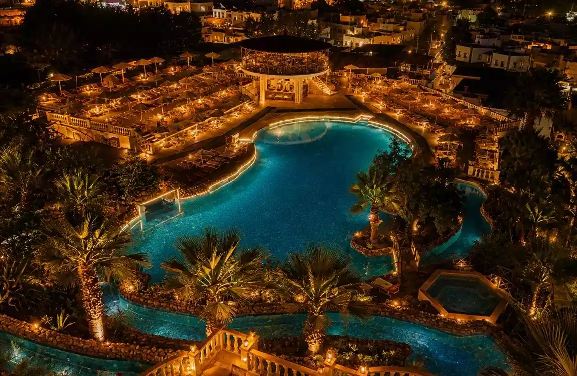 Phoenix Sun Hotel | 4 Gece Konaklama | İstanbul , Bursa Ve İzmir Hareketli 