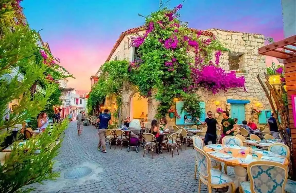 Yüzme Molalı Ayvalık Şeytan Sofrası Çeşme Alaçatı Ilıca Plajı Turu 1 Gece Konaklamalı