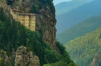 İkonik Karadeniz Batum Kutaisi Turu | 2 Gece Konaklamalı Uçaklı Ramazan Bayramı Özel