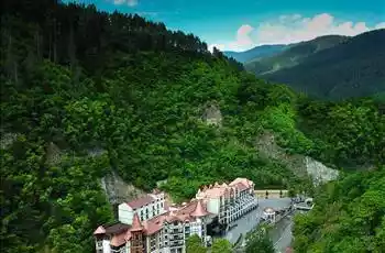 İkonik Kafkaslardan Karadeniz’E Turu | 4 Gece Konaklamalı Uçaklı Ramazan Bayramı Özel