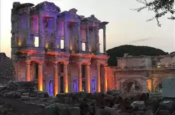 İzmir Şirince Efes Çeşme Alaçatı Turu   1 Gece Konaklama