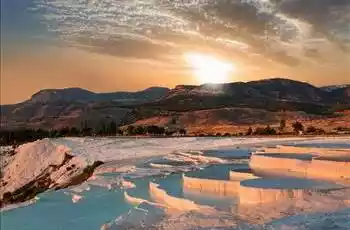 Salda Gölü Pamukkale Çeşme Alaçatı Turu 1 Gece Konaklama