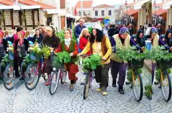 Alaçatı Ot Festivali Turu   1 Gece Otel Konaklamalı 