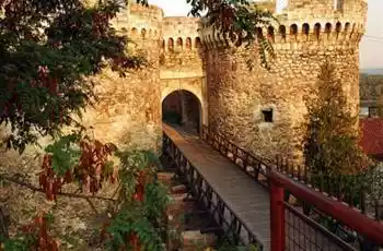 Kosovalı Büyük Balkanlar Turu Yılbaşı Özel Thy İle Extra Turlar Ve Akşam Yemekleri Dahil 7 Gece Konaklamalı