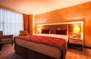  Bursa Tophane Şaitabat Şelalesi Yuvacık Ormanya Macera Parkı Turu / 1 Gece Otel Konaklamalı 