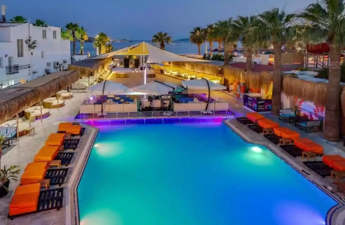 Leo Beach Bodrum +16 Hotel 4 Gece Konaklamalı  Her Şey Dahil Konsept