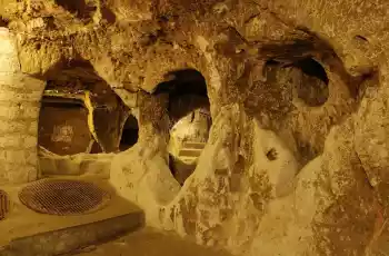 Kapadokya Aşk Vadisi Peri Bacaları Yeraltı Şehri Turu 1 Gece Konaklama