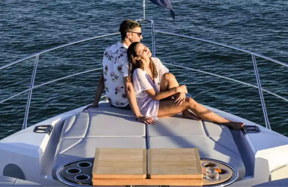 Bosphorus Cruise With Luxury Yacht